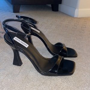 Gorgeous Steve Madden heels never worn size 9